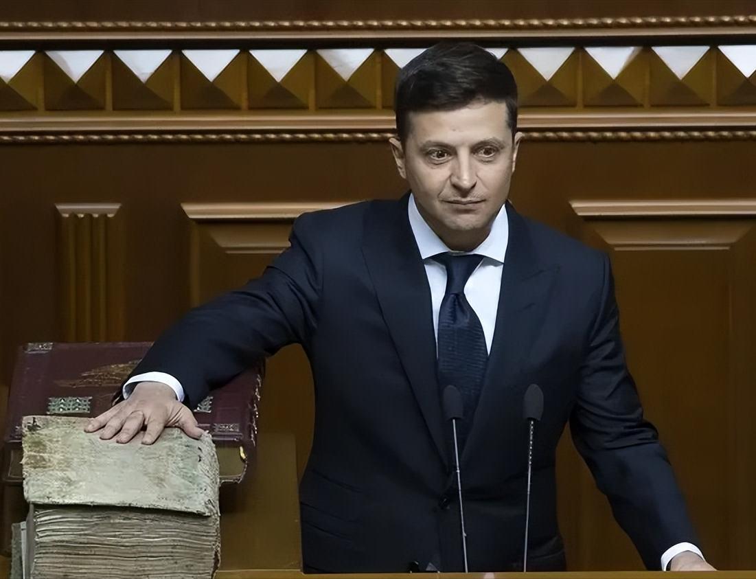 是投降还是继续战斗？泽连斯基其实已经给出答案

当地时间 11 月 21 日晚，