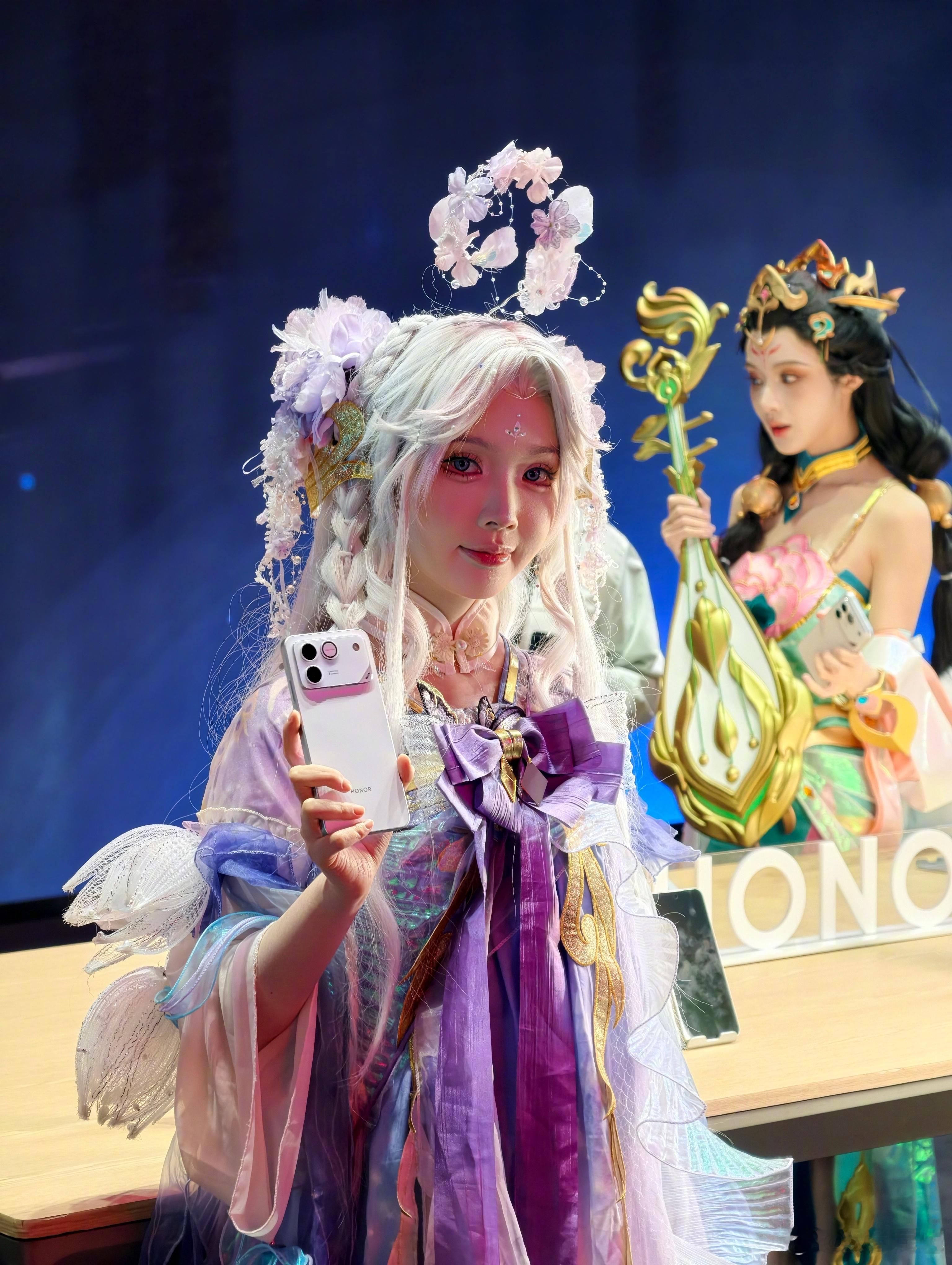 荣耀 WIN 系列体验区拍了一些，大家喜欢哪个颜色？ 