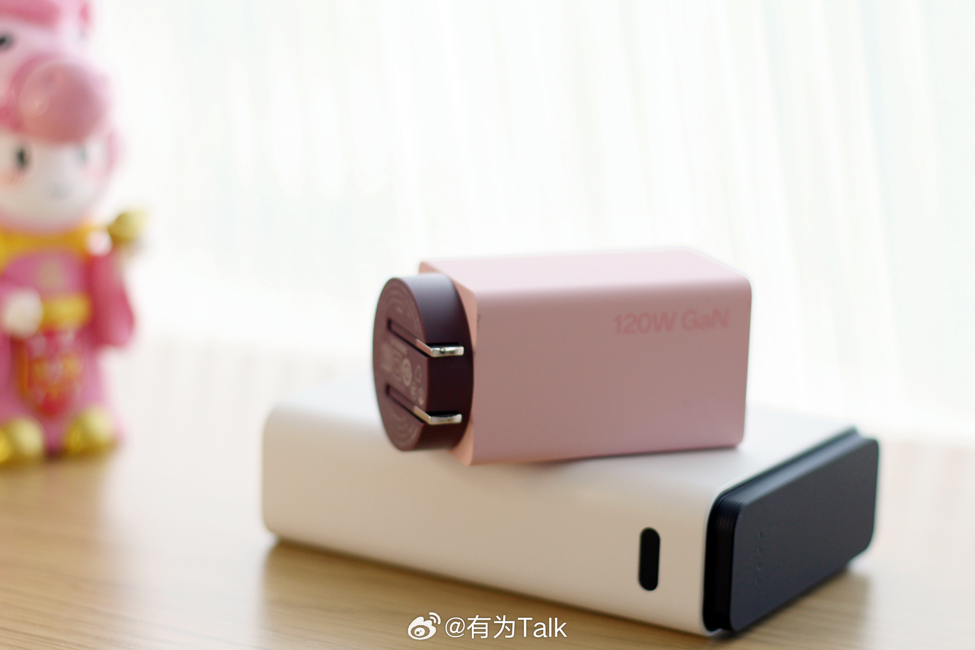 OPPO充电配件最近上新小方瓶和超能舱，刚拿到手就被它俩得名字给惊了「OPPO 