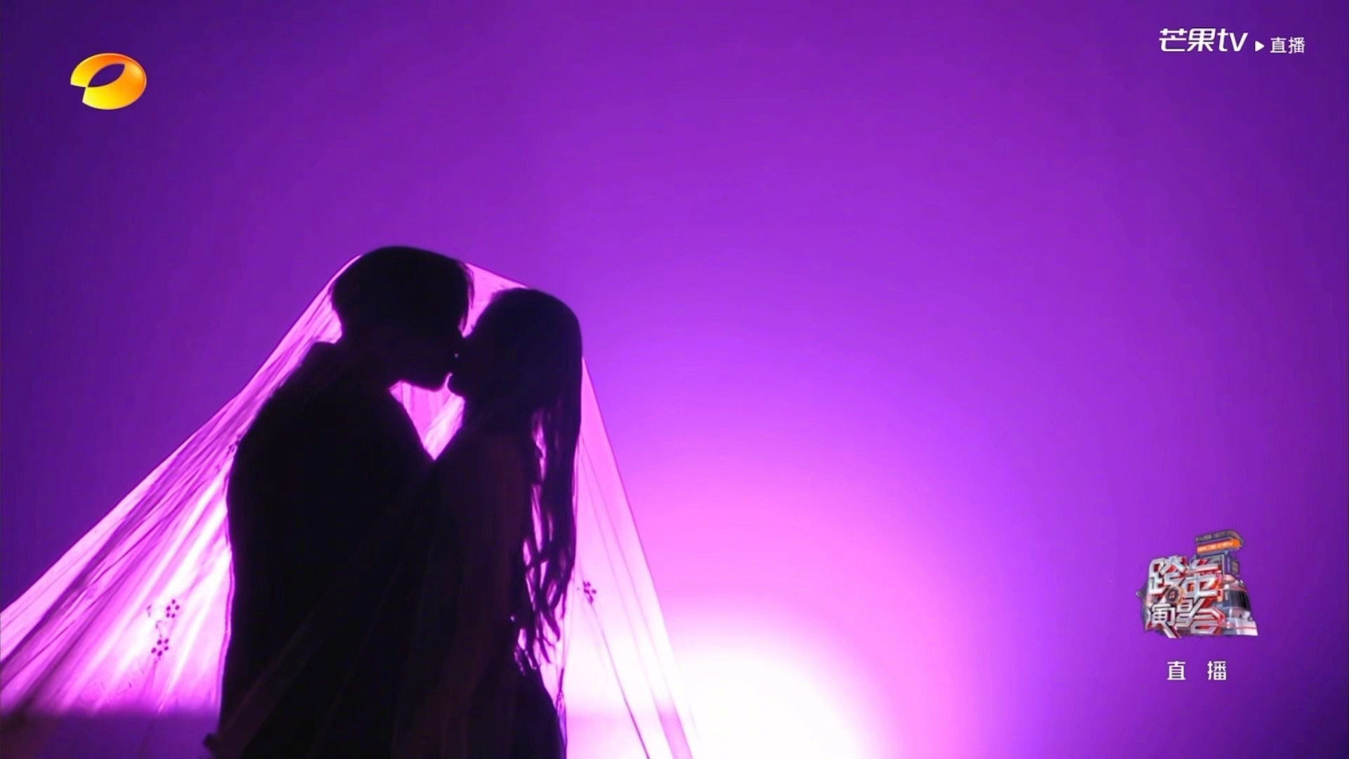 黄子韬徐艺洋亲上了 .张杰谢娜亲上了吗. 李川求婚锤娜丽莎今年每台跨年晚会都有自