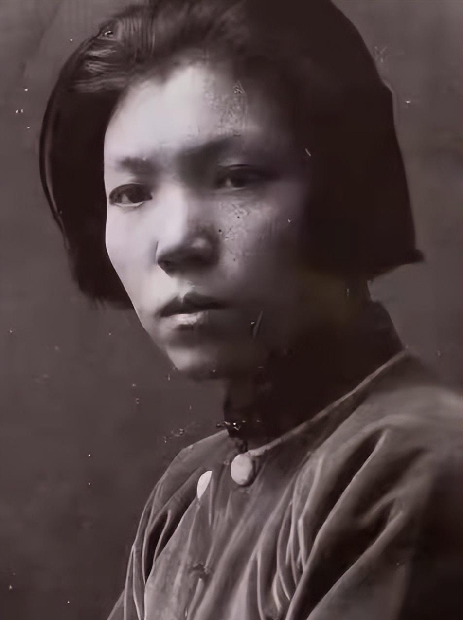 党史上五位最著名女性大姐，德才兼备堪称巾帼楷模，最高曾任正国级领导岗位
1954