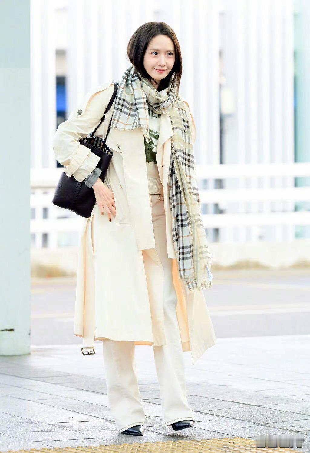 林允儿 × Burberry 2026秋冬大秀出发新闻图伦敦时装周时装周看秀阵容