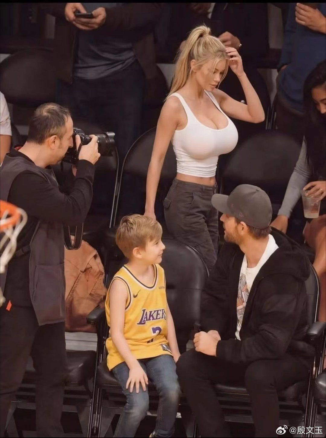 输掉圣诞大战后，湖人目前的最新场均净胜分为-0.5分，是联盟所有胜率至少五成球队