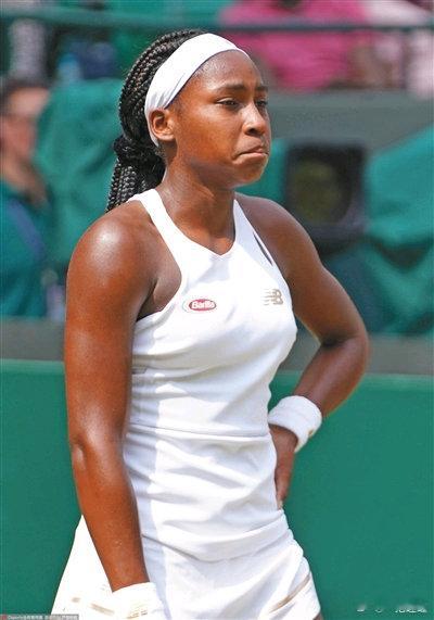 2026年澳大利亚网球公开赛继续展开女单首轮争夺，高芙在全场出现7个双误的情况下