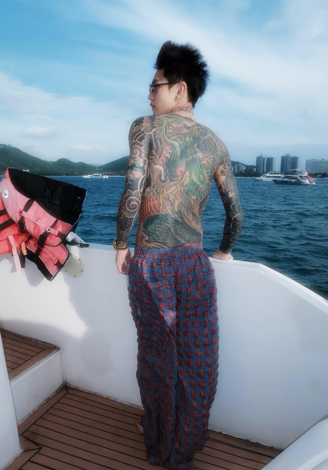 花百万：花会谢，人会呆，哥的爱 never say goodbye~ 