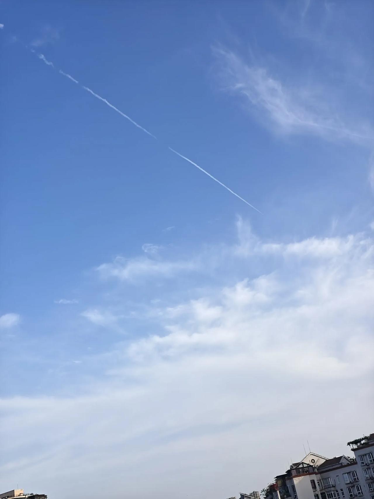 是的，这是山城的特色。一步一景。