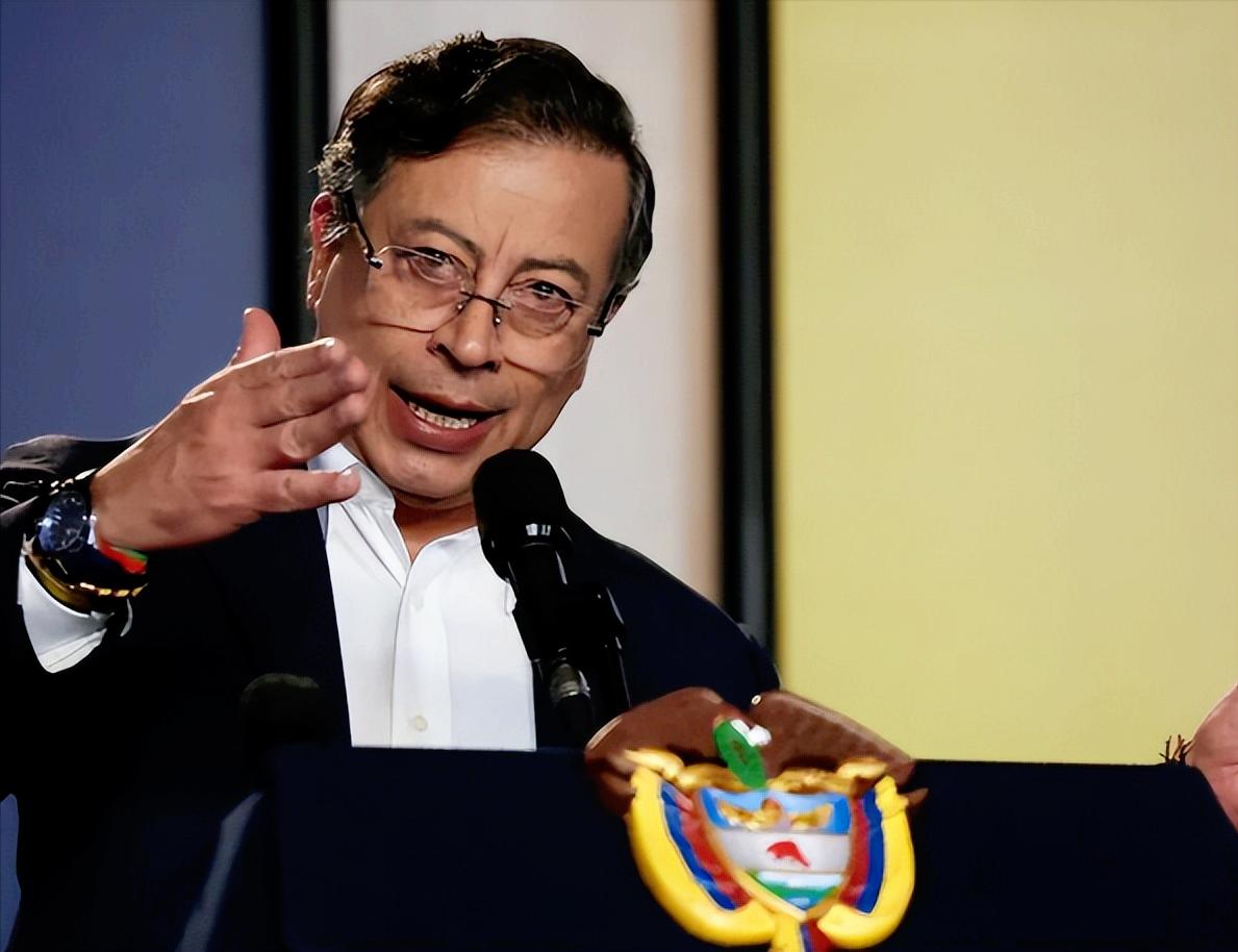 特朗普和哥伦比亚总统互怼升级！最近美洲那边可不太平，特朗普和哥伦比亚总统佩特罗闹