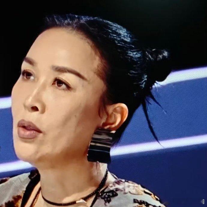 声鸣远扬直播名场面 那英开团华晨宇秒跟绝了 