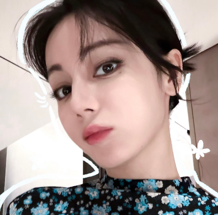 迪丽热巴 dlrb迪丽热巴花儿与少年 dlrb迪丽热巴利剑玫瑰 “好想见一面，紧
