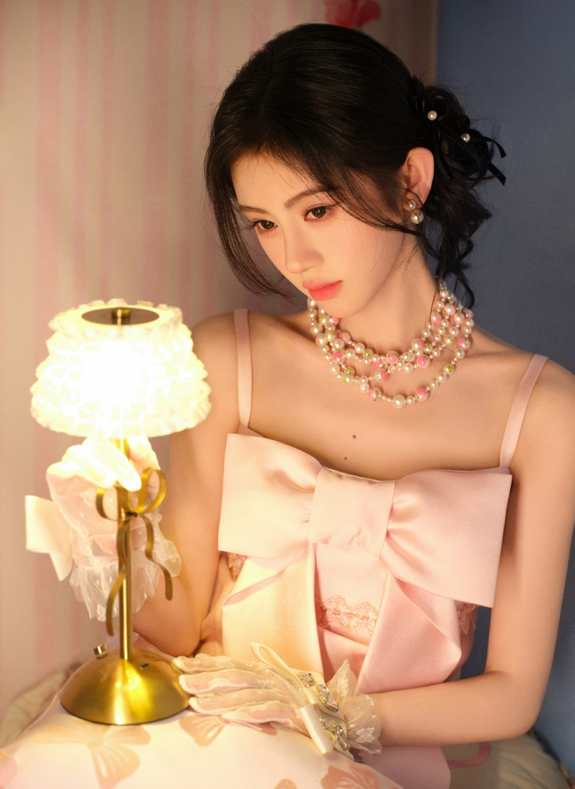 32岁的鞠婧祎宝宝生日快乐 一直陪伴一直在 爱你