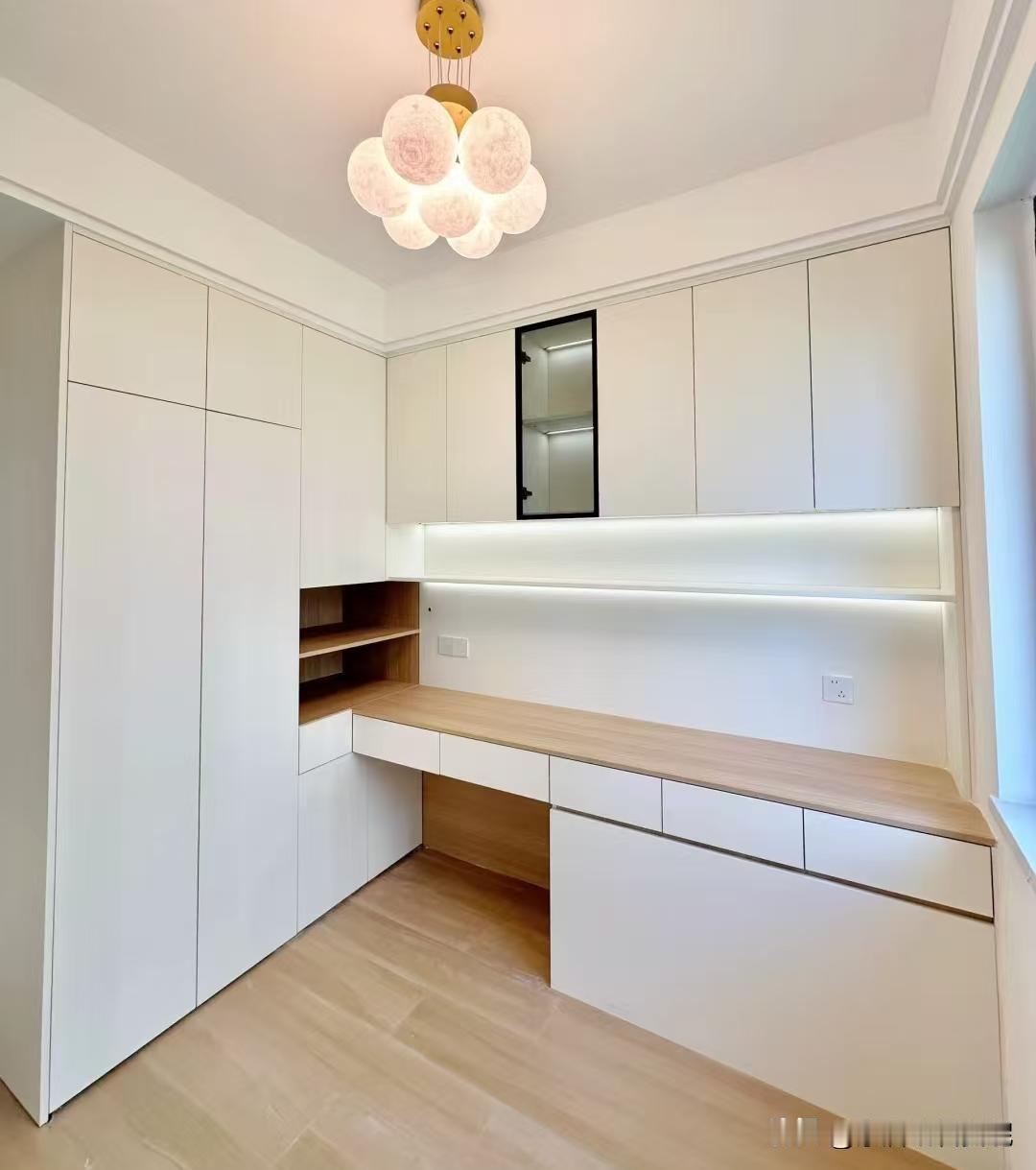 全屋定制的那些猫腻：早知道，早避坑
朋友家装修选了全屋定制，以为能省心省力，结果