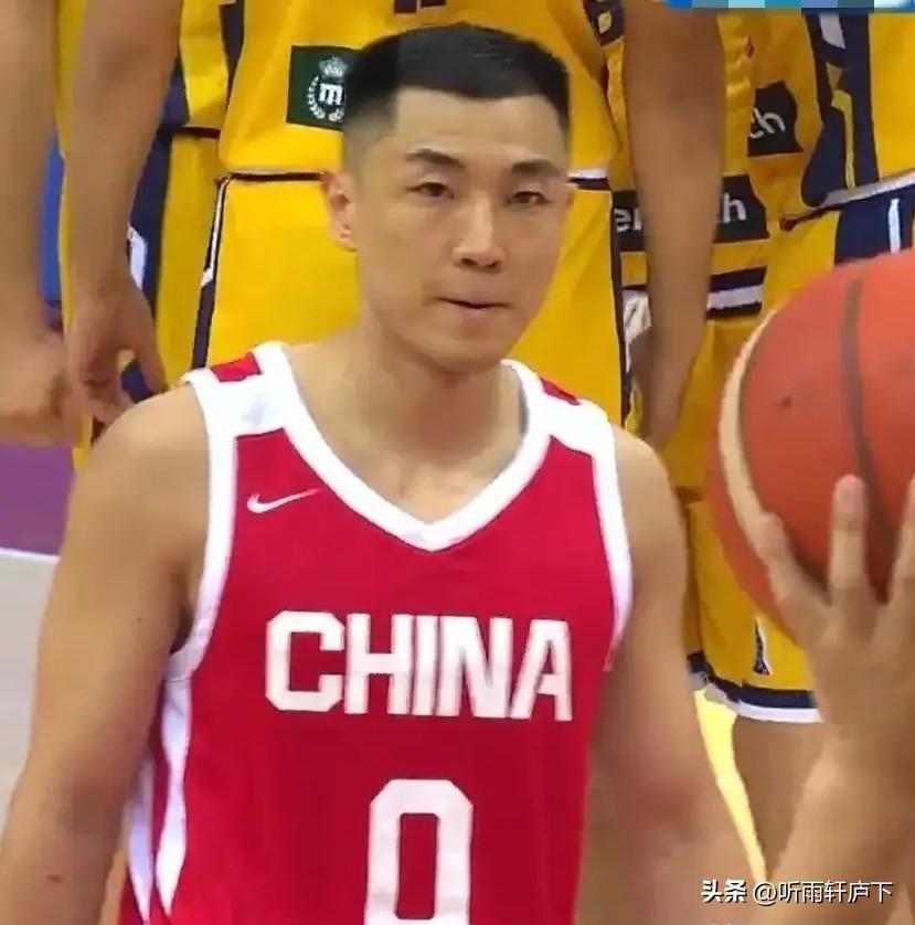 中国男篮官宣增补八大悍将！高诗岩成功入选🇨🇳
 
中国男篮集训队新增八名球员