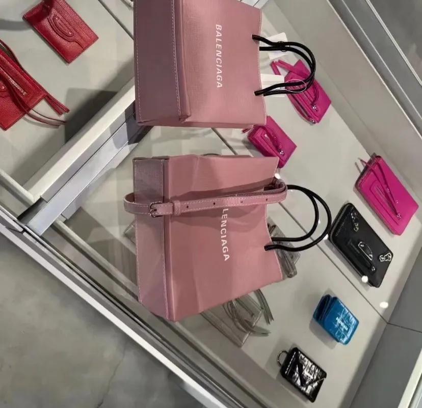 背balenciaga去面试，竟然会这样
这个公司去了几次了，每次面试都感觉好像