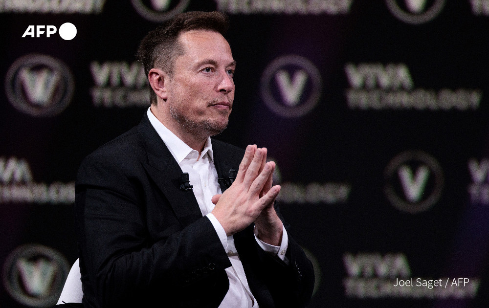 埃隆-马斯克（Elon Musk）成立了自己的人工智能公司xAI，试图与Chat