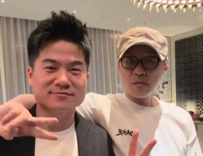 人气榜第一，百强榜第一！
 
这应该是董宇辉第二次迎来人气的巅峰。不少人早就猜到