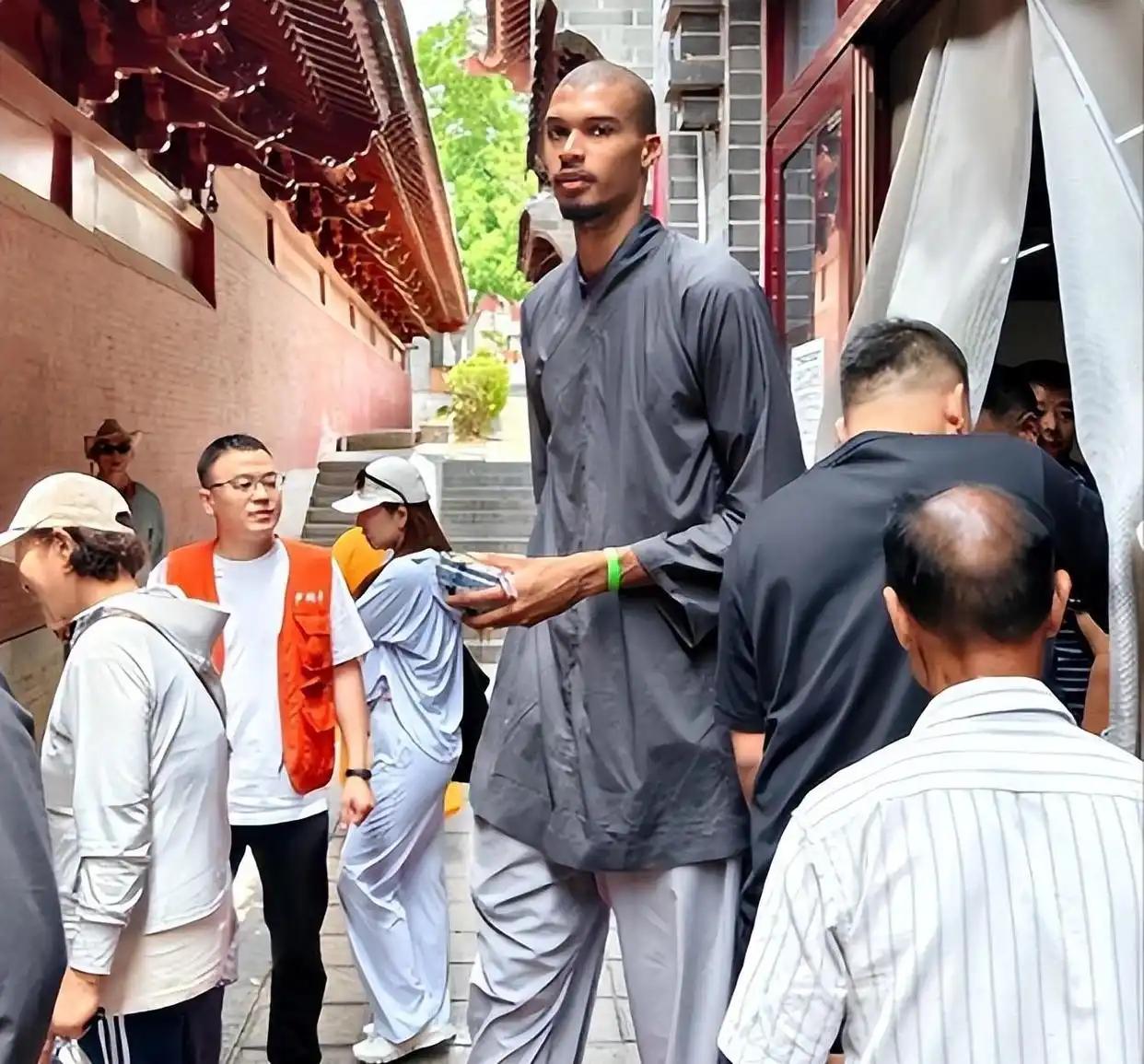 NBA巨星闭关少林还获武术段位？文班亚马十日修行暗藏玄机，马刺雷霆三番战要放大招