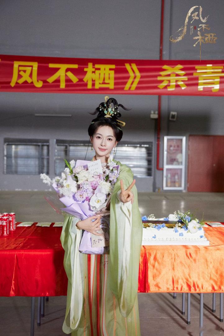 吴谨言凤不栖杀青vlog、吴谨言说凤不栖可能会有第二部看完吴谨言的凤不栖杀青vl