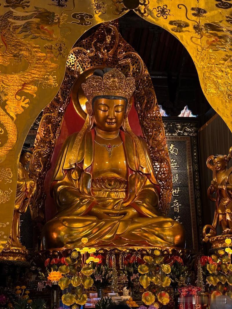 普陀山普济寺｜这尊毗卢观音，才是全山最灵的“正身菩萨”🙏
 
来普陀山，90%