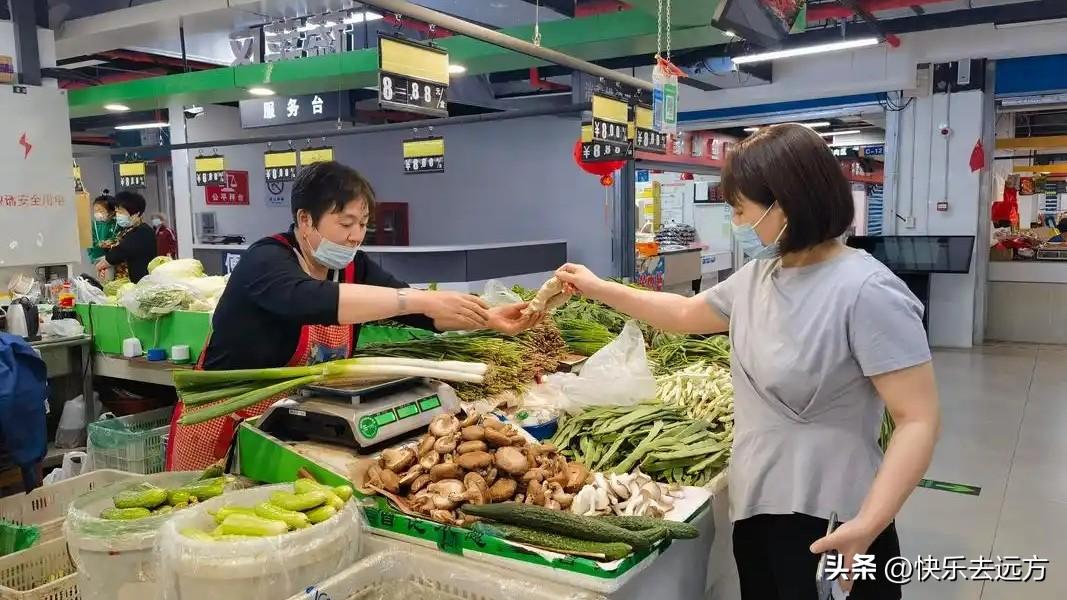 看到国际油价飙破100美元、国内可能又要涨的新闻，心里还是咯噔一下。

为啥？油