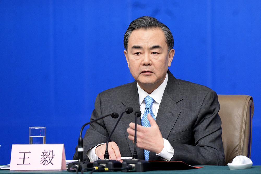 巴基斯坦放心了，中国表态。当地时间7月24日，中国外交部长王毅会见了巴基斯坦副总