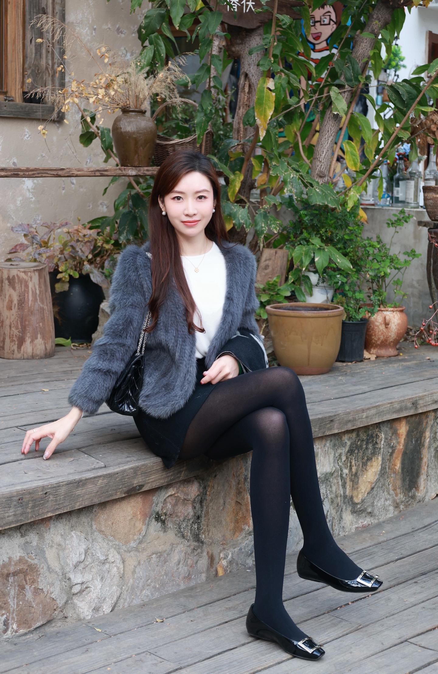 人的一生有几个瞬间 心是热的 话是真的爱是不权衡利弊的.