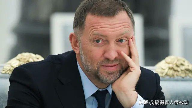 面对经济困境，俄罗斯寡头奥列格·德里帕斯卡建议大家每天工作12小时，每周单休。“