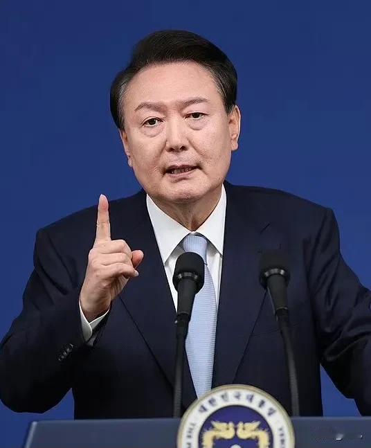 突发消息！韩国总统尹锡悦表示不服。韩国首尔地方法院驳回尹锡悦的逮捕令异议申请，并