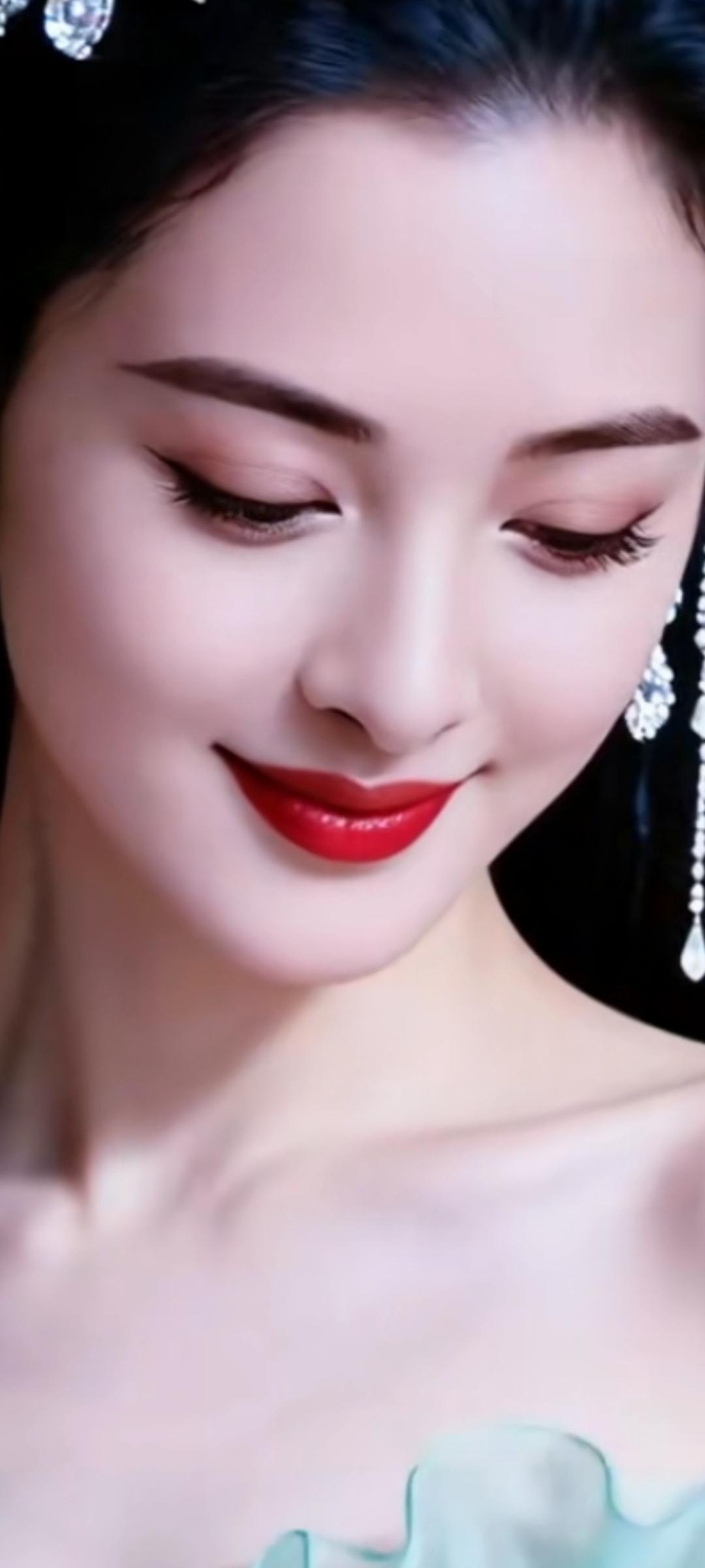 优雅红唇，古典韵味，尽显东方之美