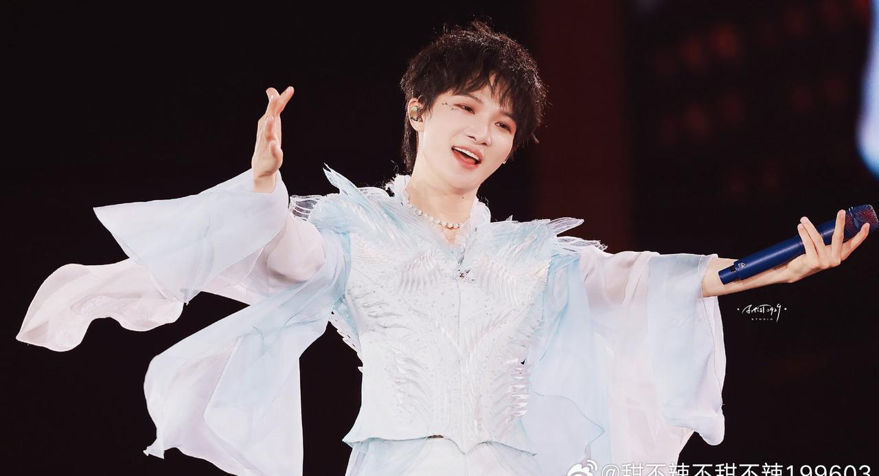 听周深唱歌，歌单里随机播放，但经常唱完了还要把进度条拉回来再听一遍，于是随机播放