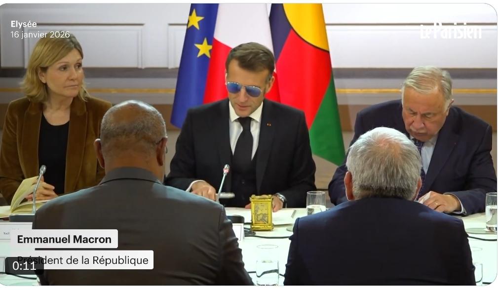 马克龙惊现“黑眼圈豪华版”墨镜look
官方：纯属“老虎附体”法国总统马克龙今天