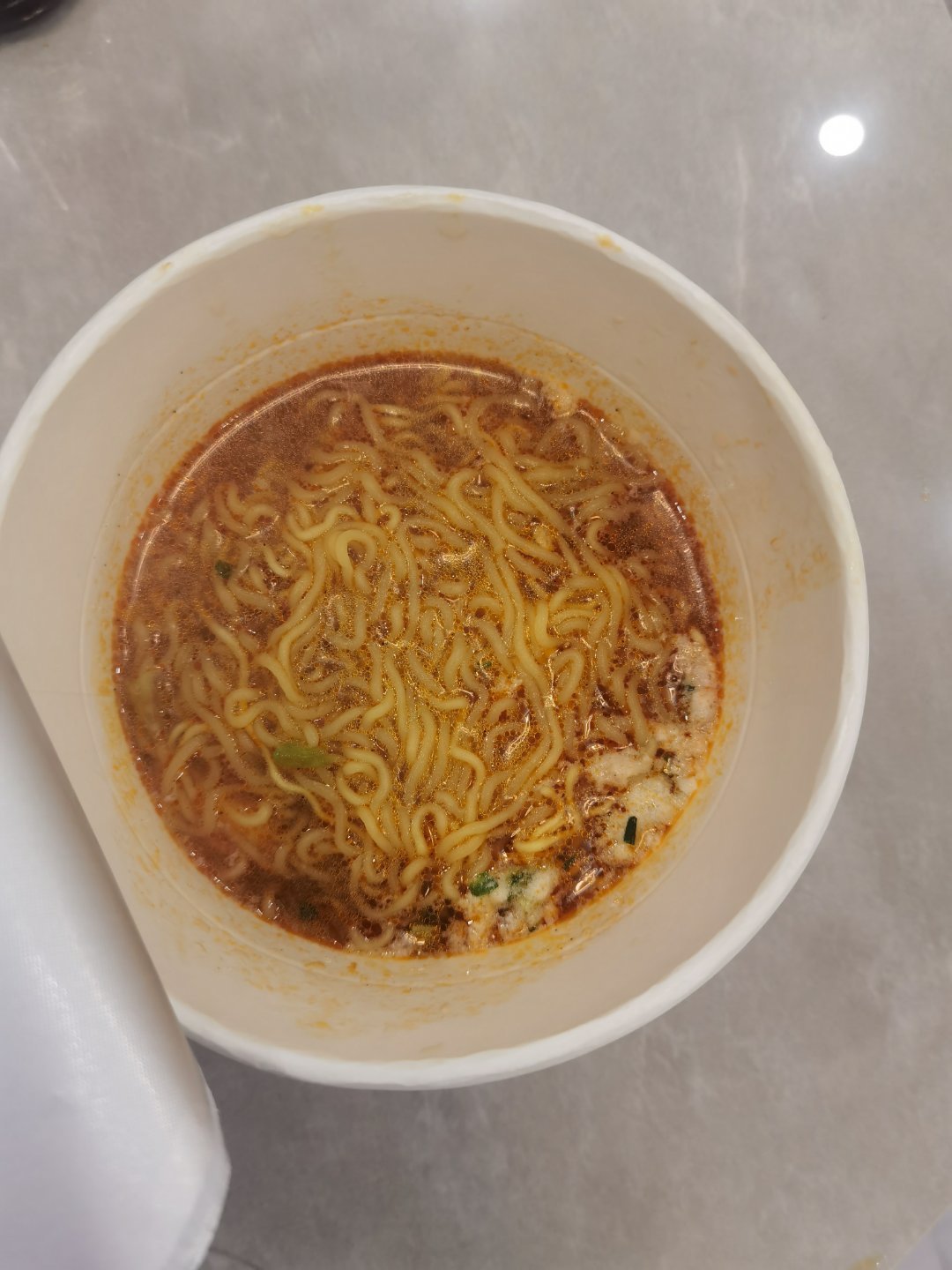 刚起床，懒人方便面来一桶，确实是方便哈考研初试