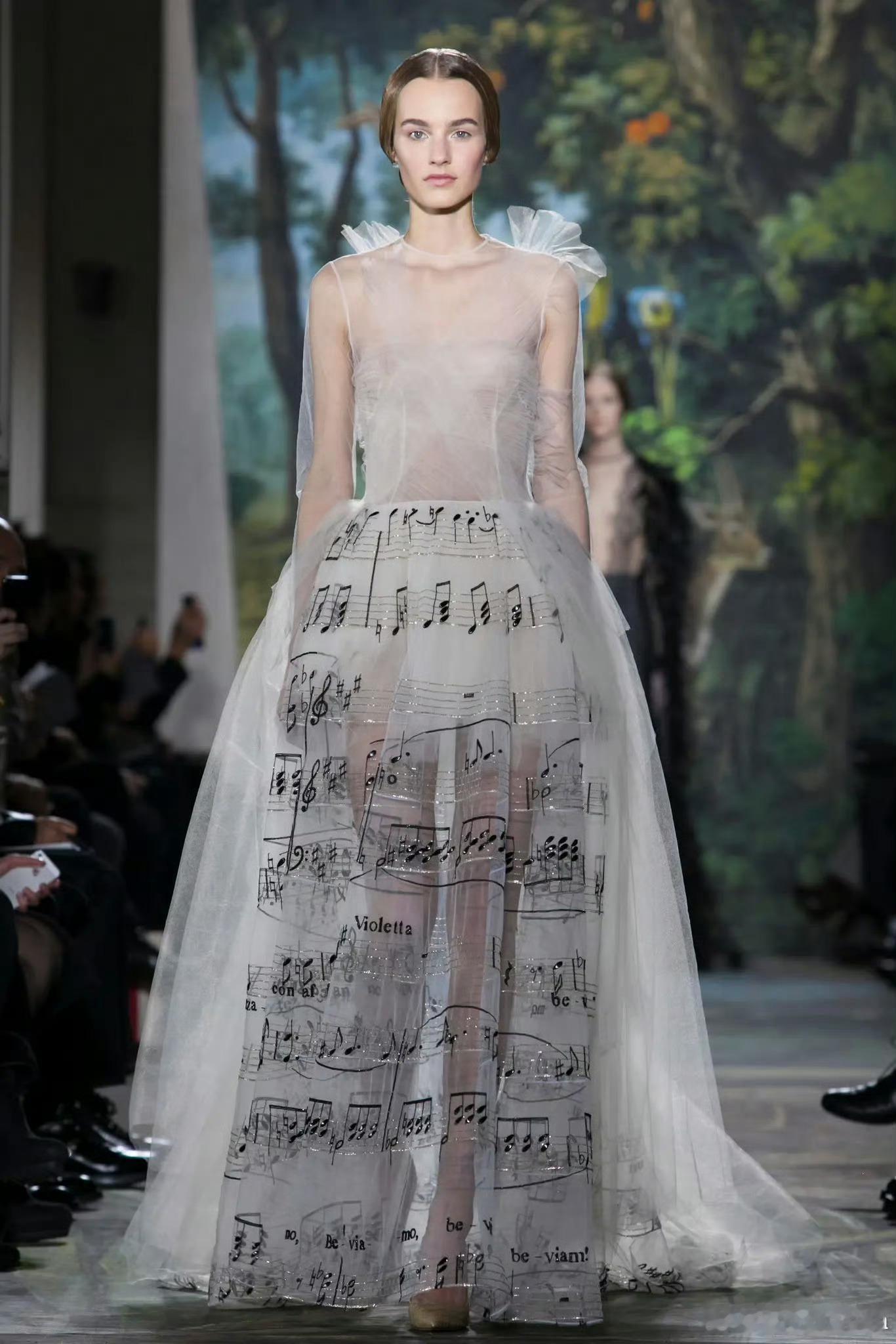 Valentino 2014春夏高定绝美音符裙🎵🎵时尚灵感解读