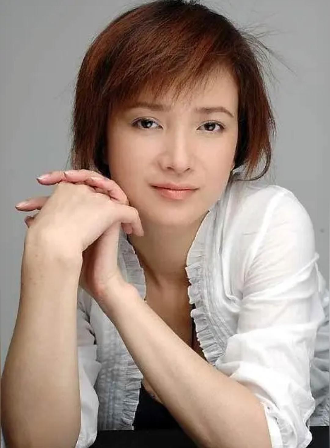 演员何晴去世，是唯一演遍四大名著的明星，被誉为“古装第一美人＂娱乐 明星