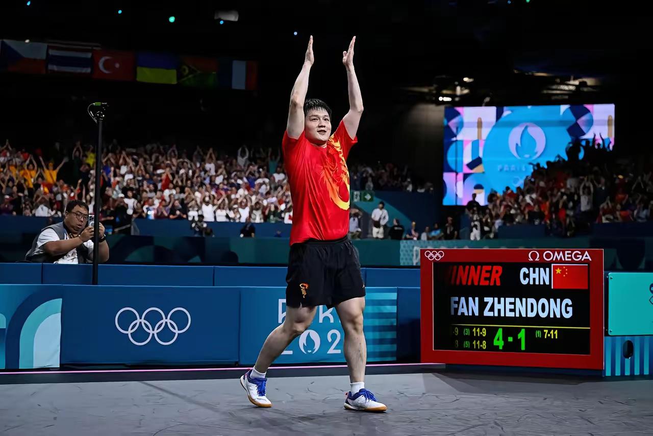 直到看见樊振东拿下2025大本钟奖，我才懂他抵制饭圈文化的底气有多硬！这奖可不是