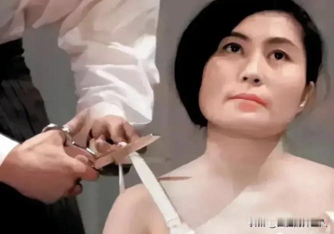 1964年，31岁日本女人下跪，请求：“来吧，剪下我的衣服，随便哪里都行。”台下