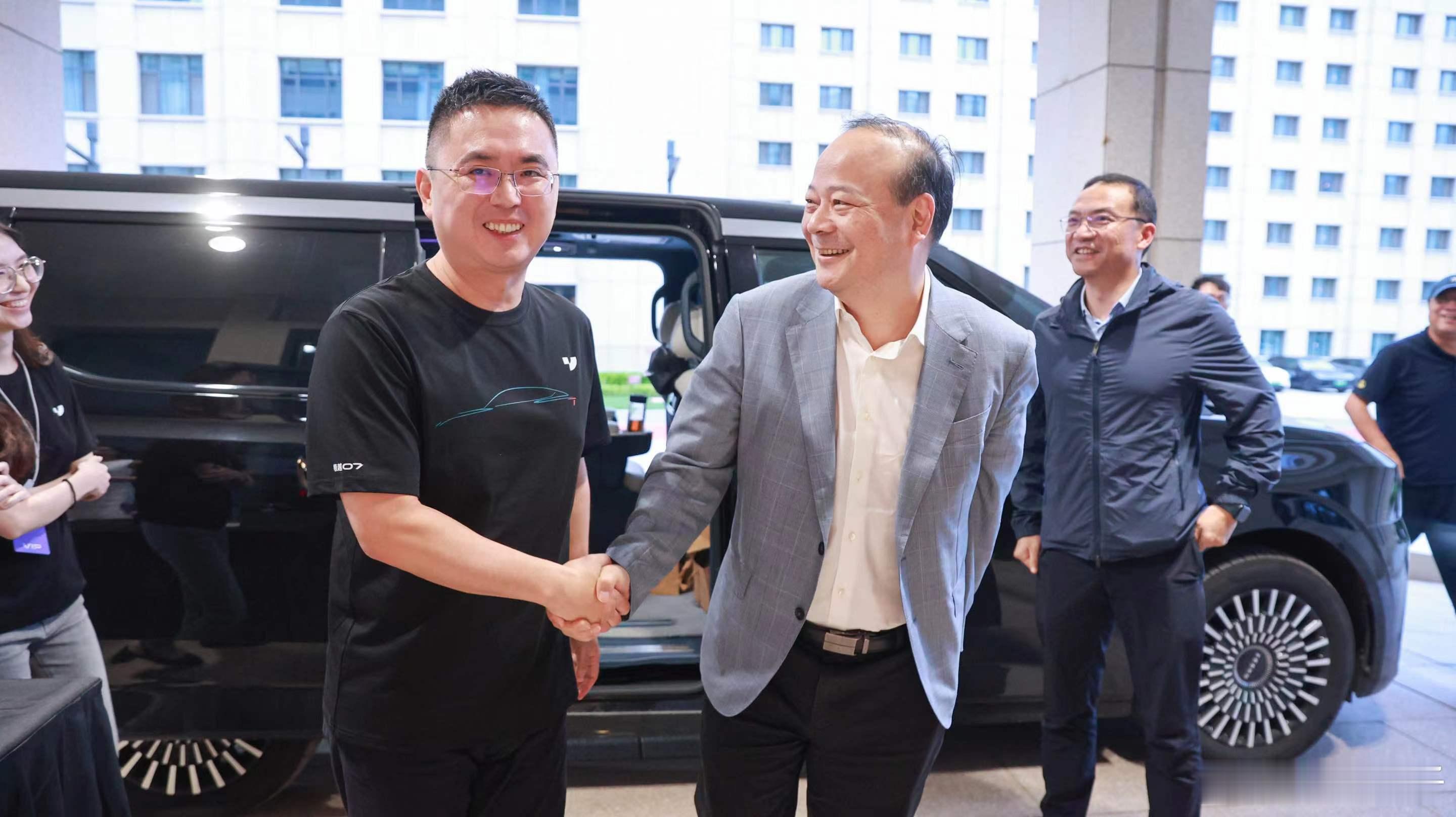 今晚极越07发布会大咖云集，宁德时代曾毓群，蔚来李斌都来了其实还有李彦宏，[do