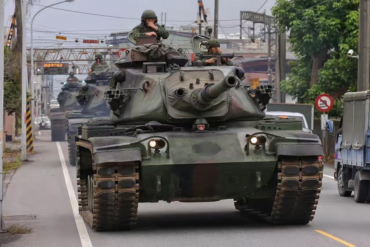 台海军演第2天结束，美国才发现根本打不赢

台海军演才两天，美国彻底认怂，发现自