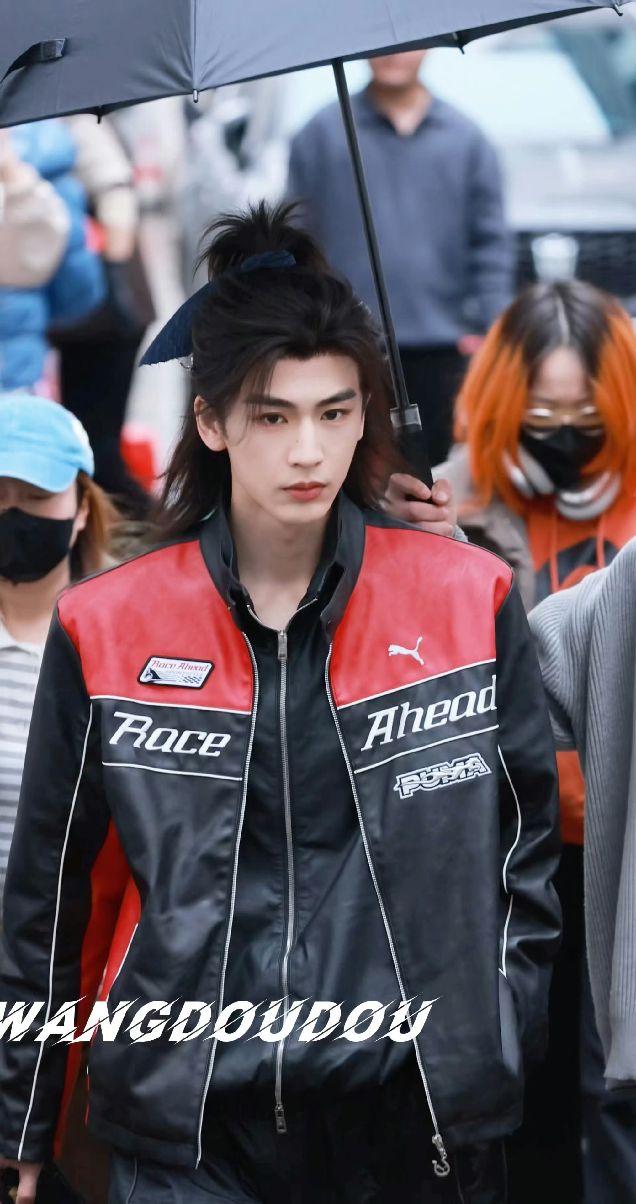 完全幻视乐队成员的一套🎵高马尾➕机车服 张凌赫好有野性的帅吧🥵张凌赫高马尾机