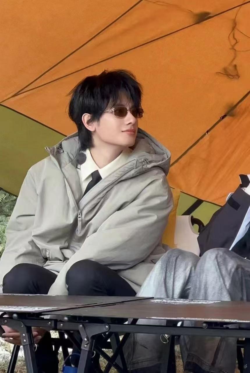 #胡先煦包把i人变话痨的# 别人说这话我或许会怀疑，但是小胡说的我一定信！期待看