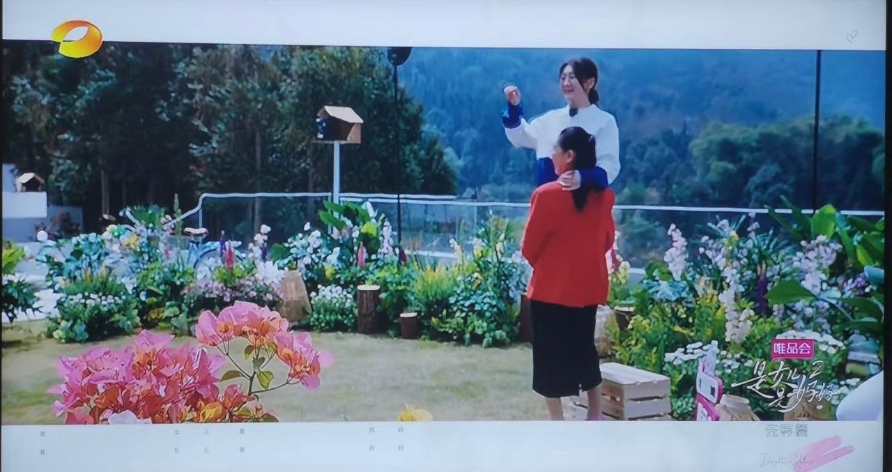 陈梦妈妈的教育方式 梦妈好厉害 完全看不出来这是抱着小梦姐的[彩虹屁]陈梦9岁时