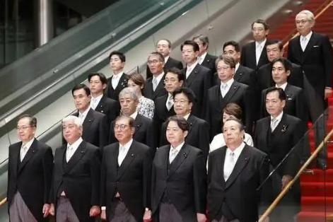 中国只要不让日本访华团访华，守往国门，一切与日本免谈，用不了很长时间，日本就能急