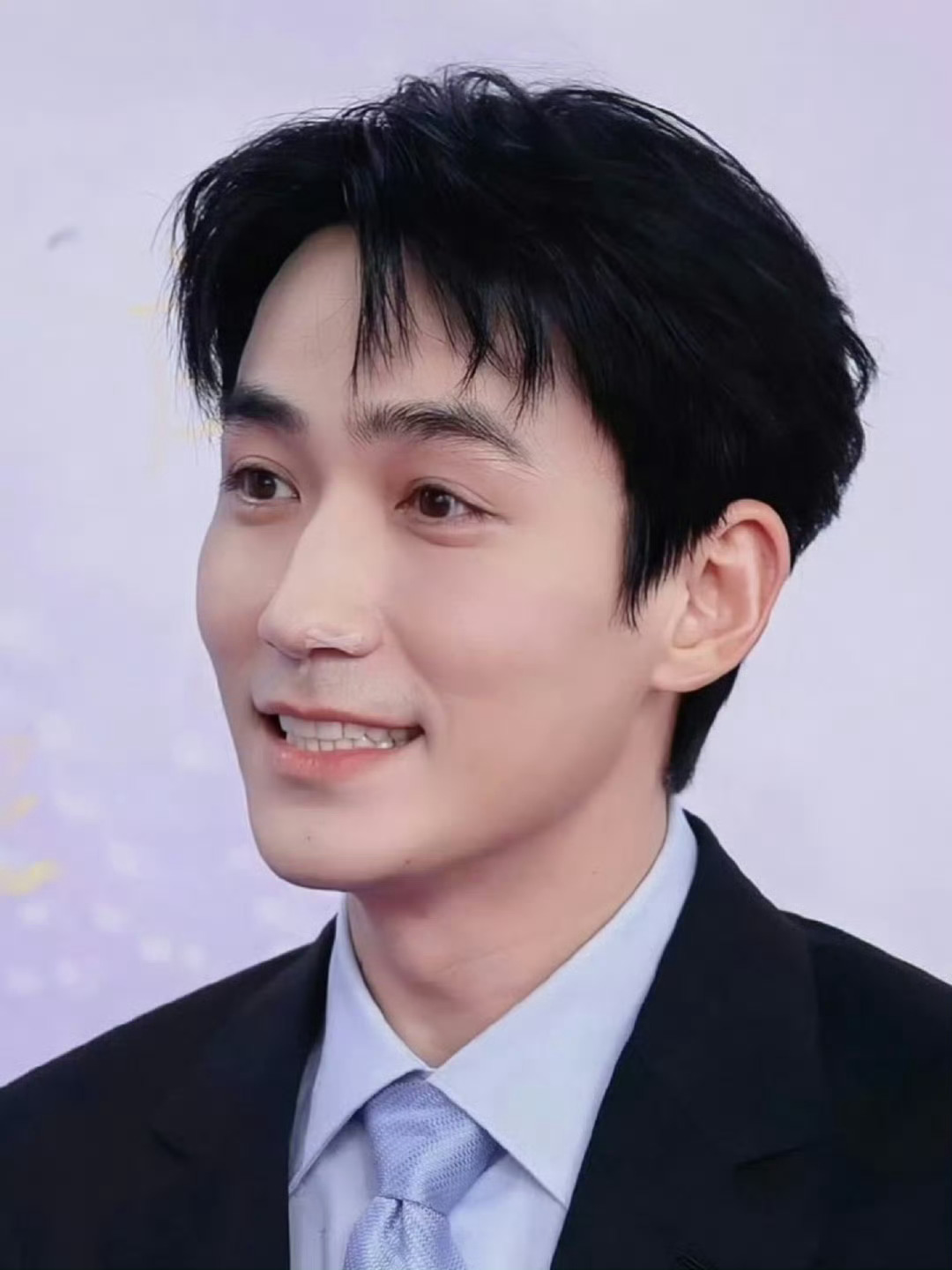 朱一龙鼻子怎么了 朱一龙小心点希望早日恢复保护好自己 