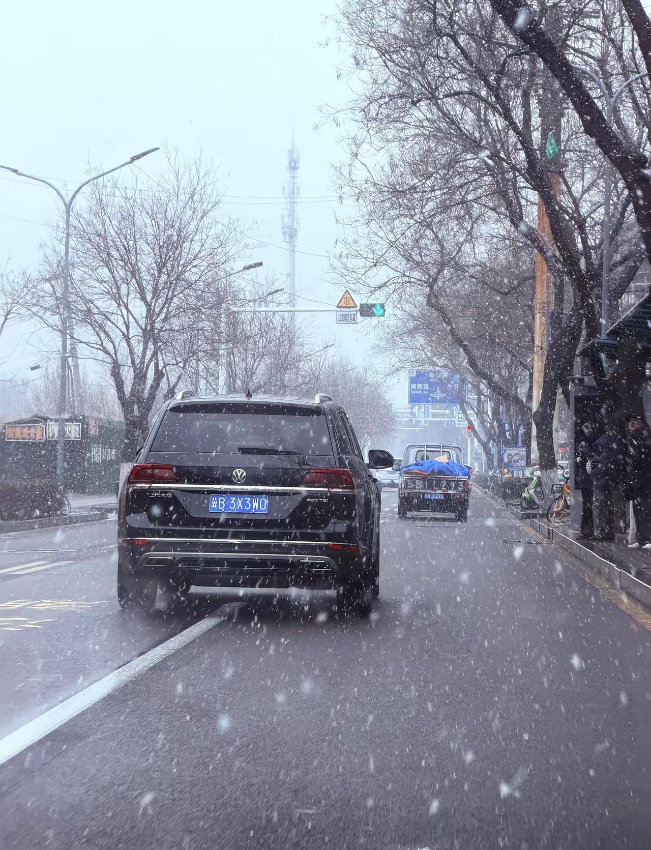 唐山就巴掌大的地方 早晚你家里人能刷到这事儿 我倒要看看你被亲戚朋友认出来 脸往