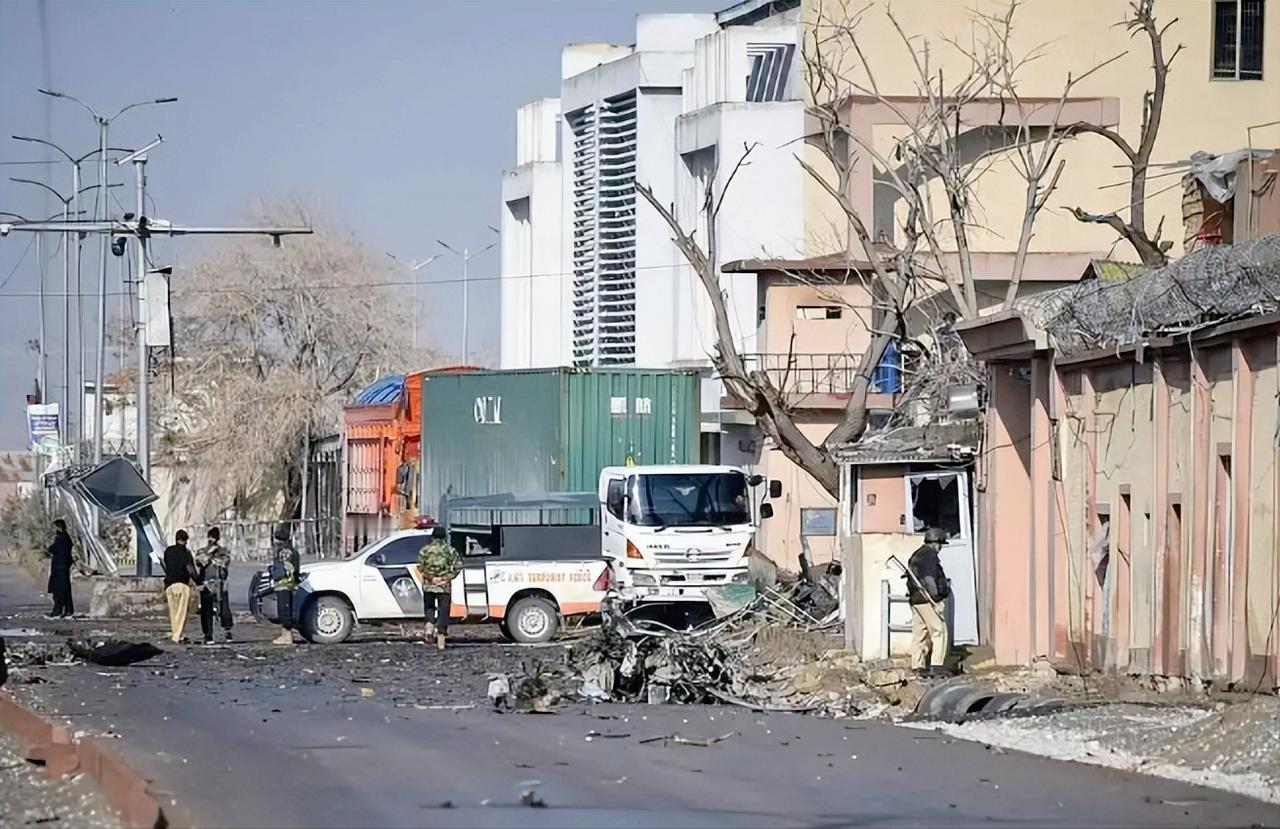 巴基斯坦俾路支省反恐传来大快人心的好消息。
 
当地警方和安全部队重拳出击，一场