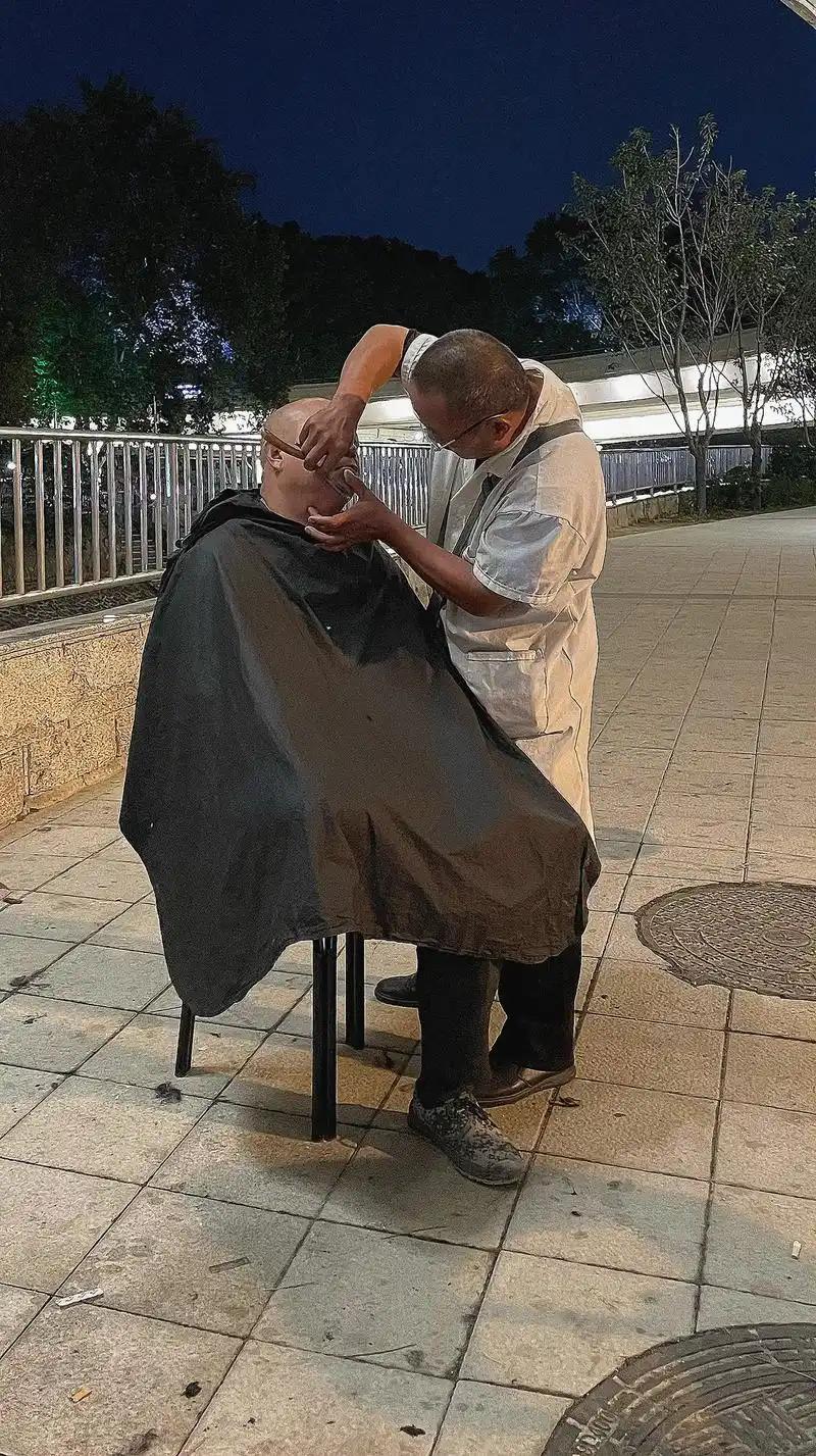 低价理发为什么被多数人接受? 非常好理解，只有是人民认为性价比高的，人民都非常认