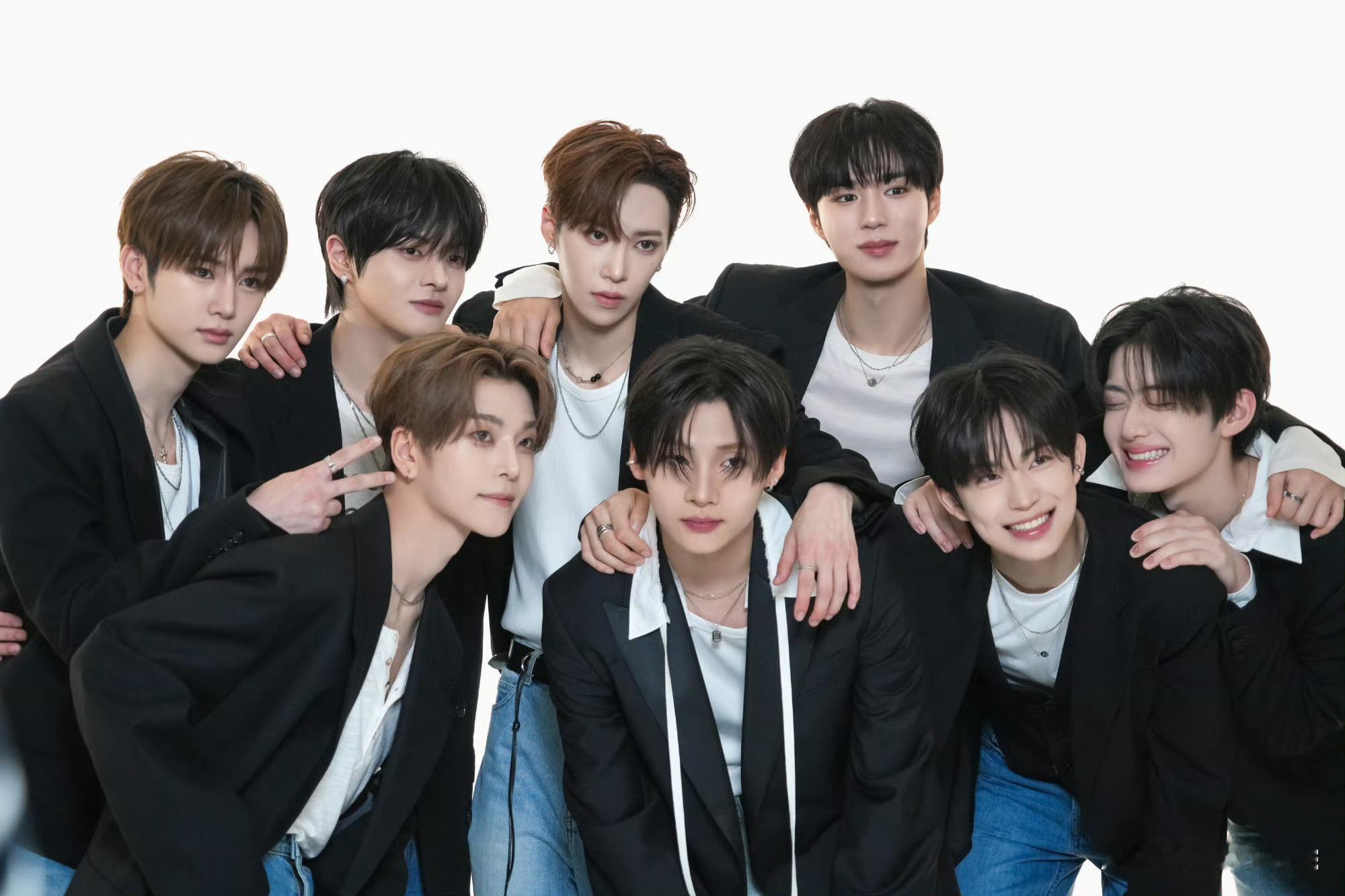 果然 C 位出道的李相沅就是要站 C 周安信以后自觉靠边站 ​​​