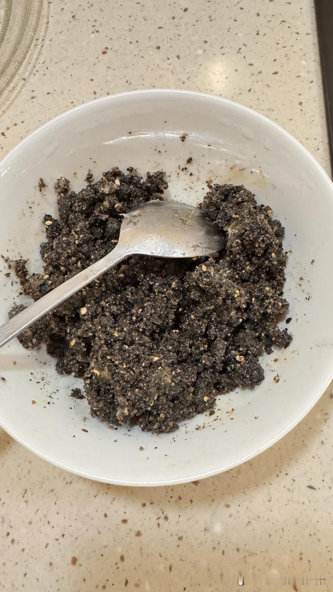 活了六十多岁，第一次发现，这种到处都能见到的东西还好吃？还是一道健康的美食。
