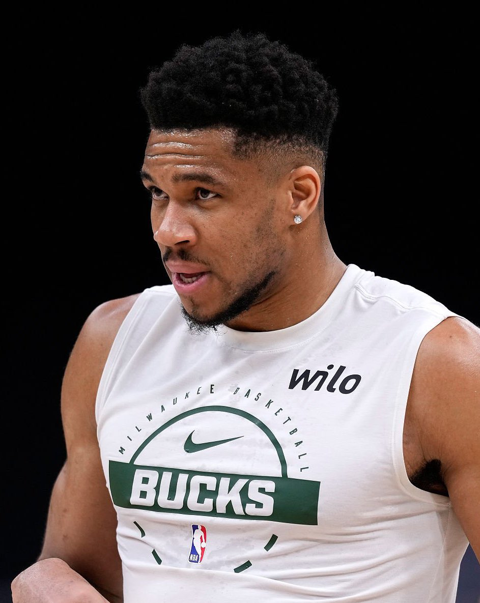 据 ESPN 记者温霍斯特消息，克利夫兰骑士队与波特兰开拓者队成为值得关注的扬尼