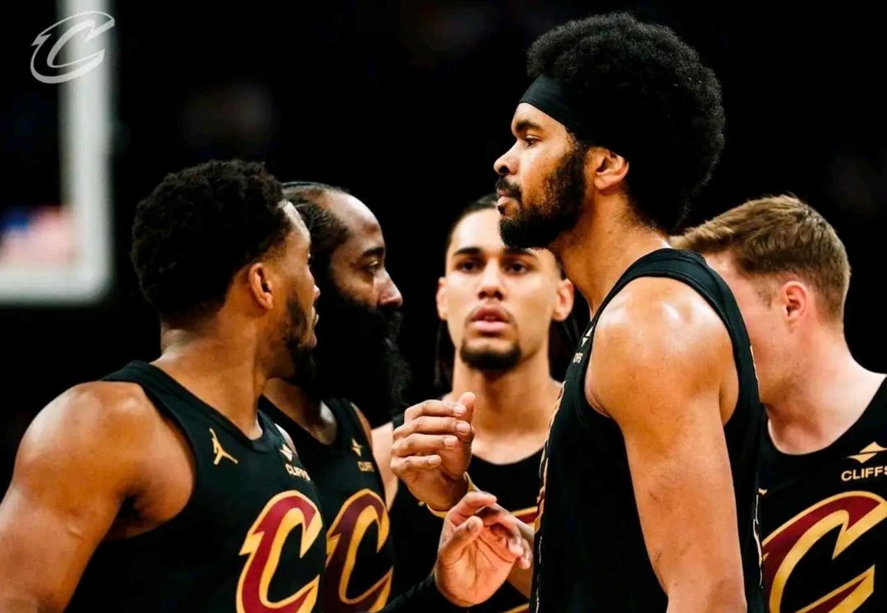 首轮过不过和我们有什么关系？难道有信心打全员活塞，没信心打东部第八的球队？
骑士