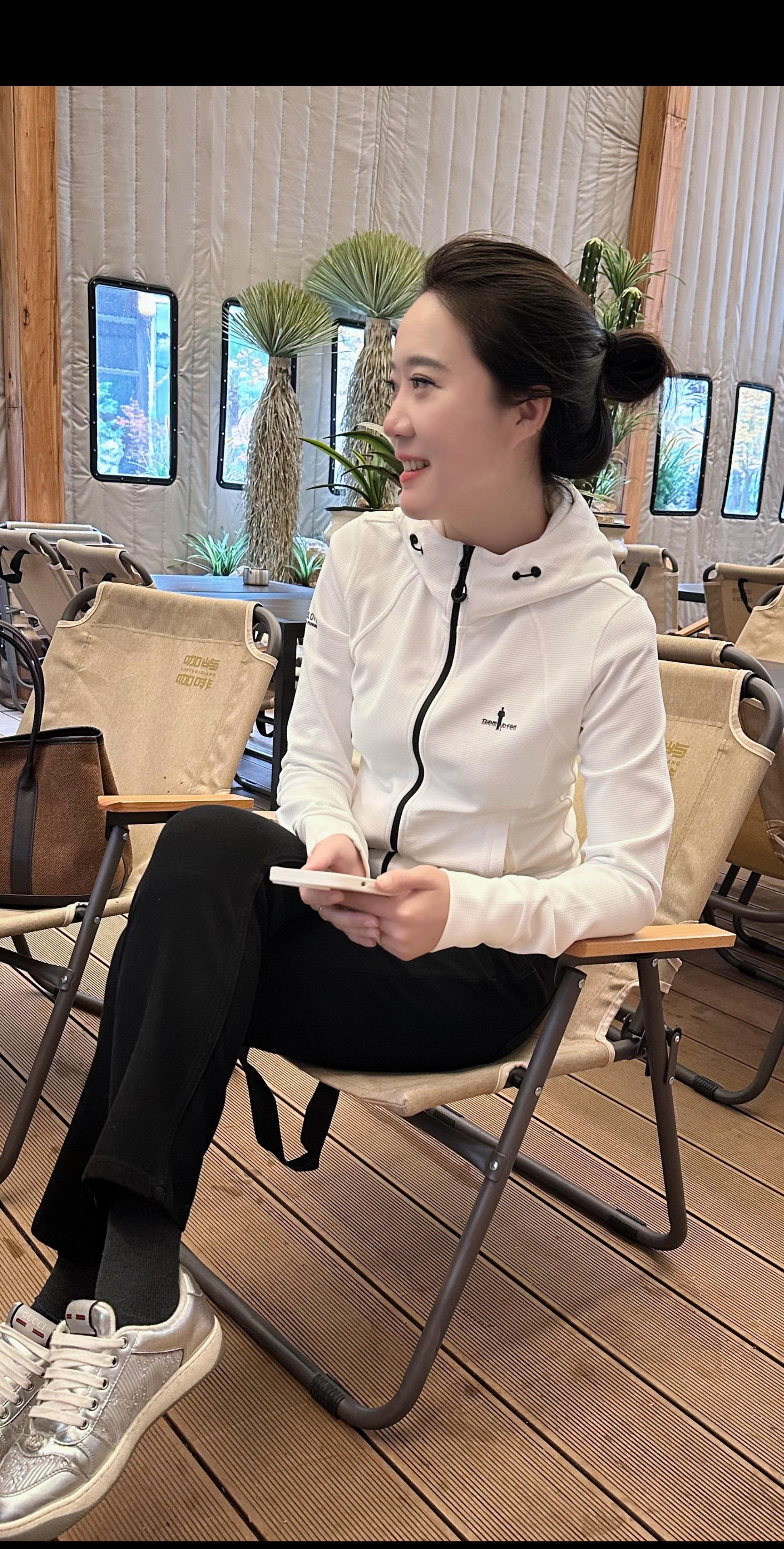 我不要短暂的陪伴 我要你天南海北的思念 要你每个明天都在